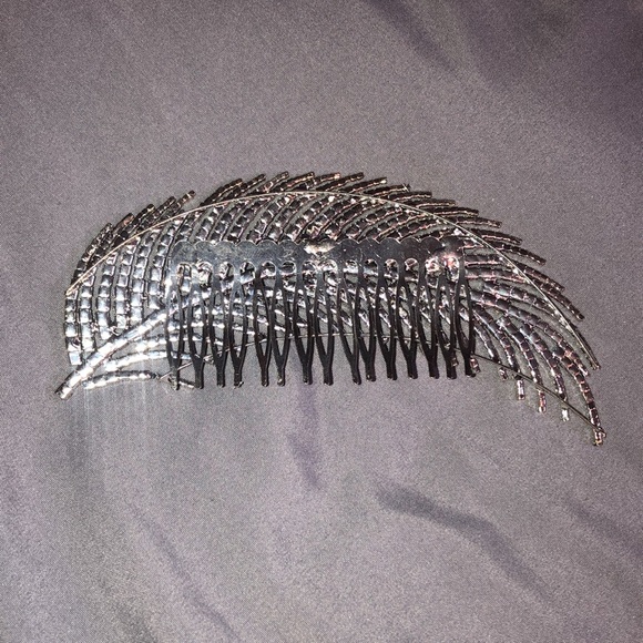 Beautiful headpiece - Picture 3 of 3